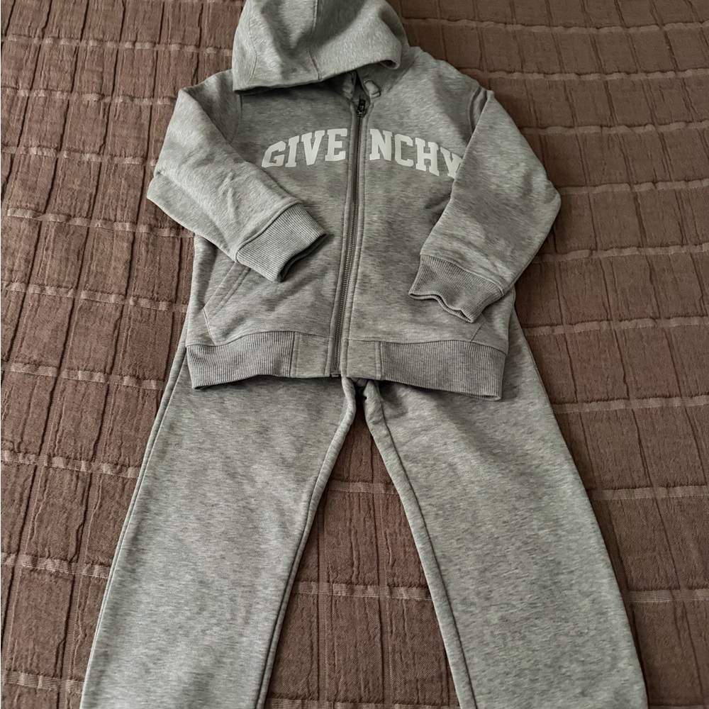 Givenchy Boys Size 6 Heather Gray Tracksuit New With Out Tags